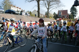 Schulkinder waren am Start zur Kleinen Friedensfahrt in Gera und Münchenbernsdorf.