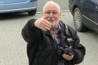 Und immer mit Papier und Stift oder - so wie hier - mit der Kamera dabei: unser Organisationsleiter Reinhard Schulze.