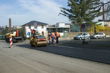 Der Straßenbelag in Gera-Debschwitz wird saniert.