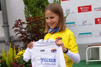 U11-Schlerin Clara Brendel vom SC DHfK Leipzig gewann das Gelbe und Weie Trikot bei der letztjhrigen Ostthringen Tour 2021.